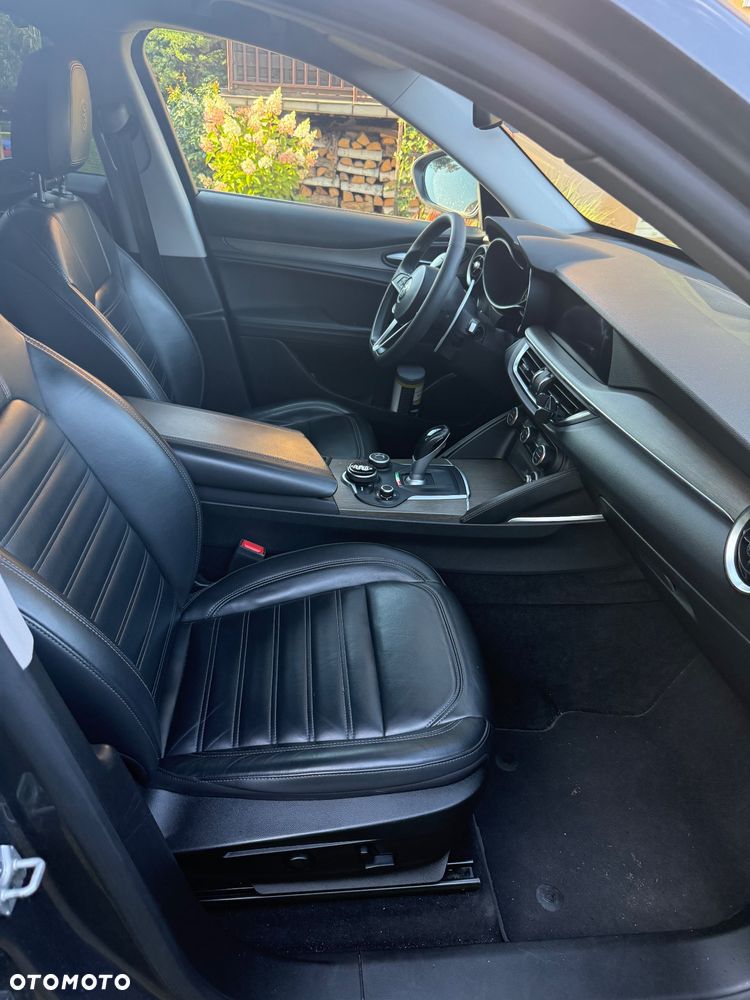 Alfa Romeo Stelvio 2.0 Turbo First Edition Q4 - 12