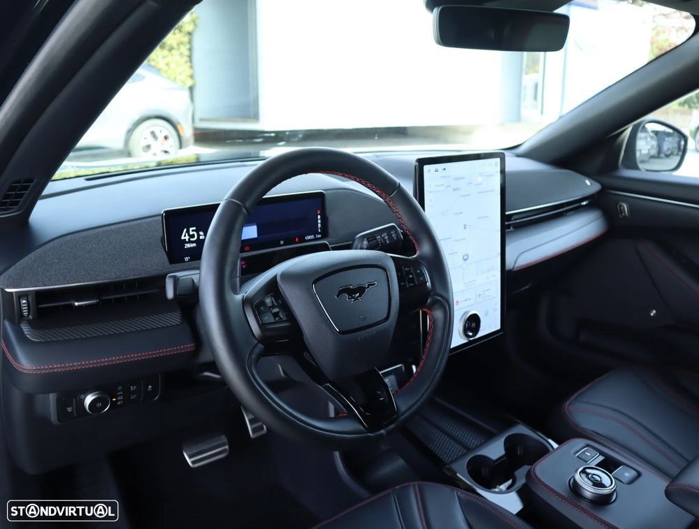 Ford Mustang Mach-E AWD PREMIUM - 28