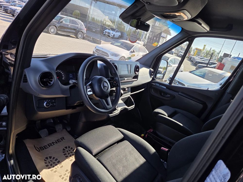 Mercedes-Benz Sprinter - 24