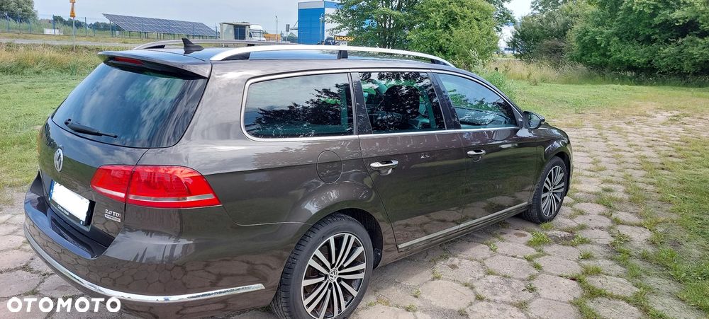 Volkswagen Passat 2.0 TDI Highline R-Style - 8