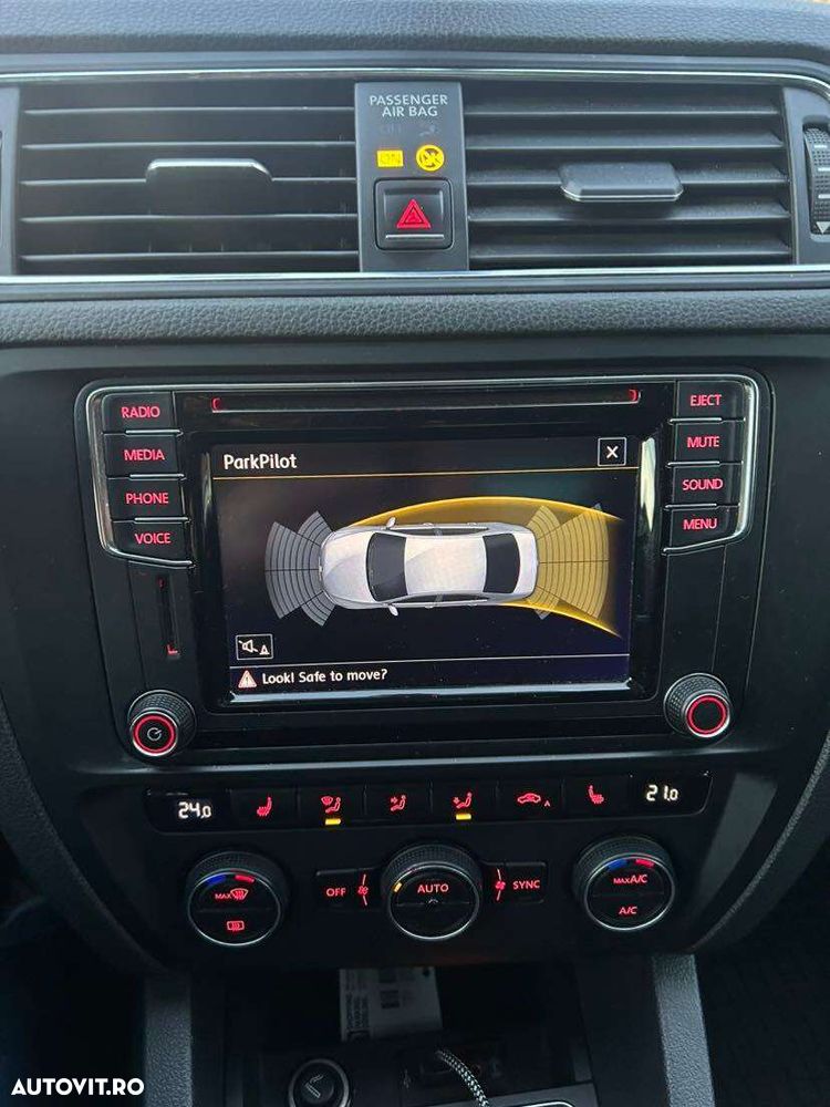 Volkswagen Jetta 1.4 TSI Comfortline - 12