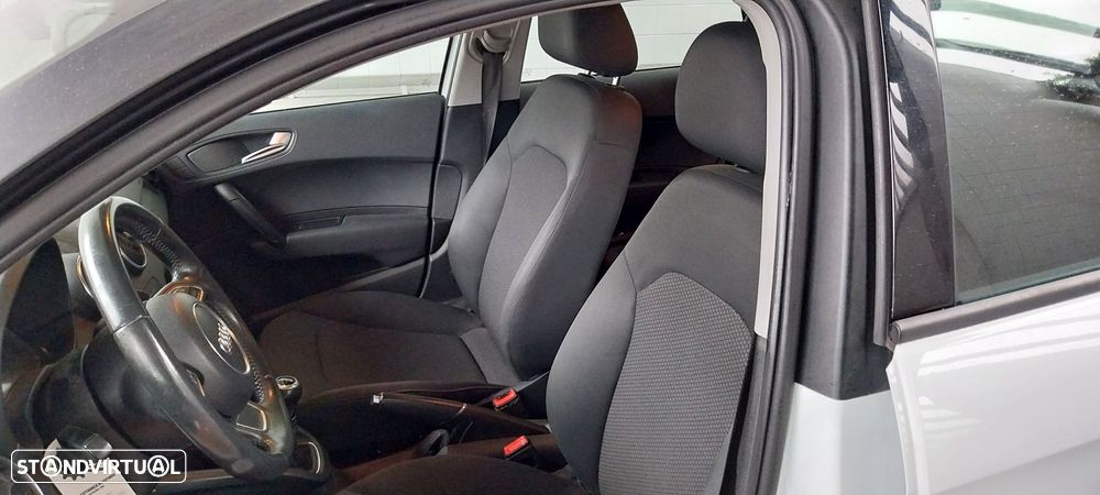 Audi A1 Sportback 1.6 TDI Admired - 5