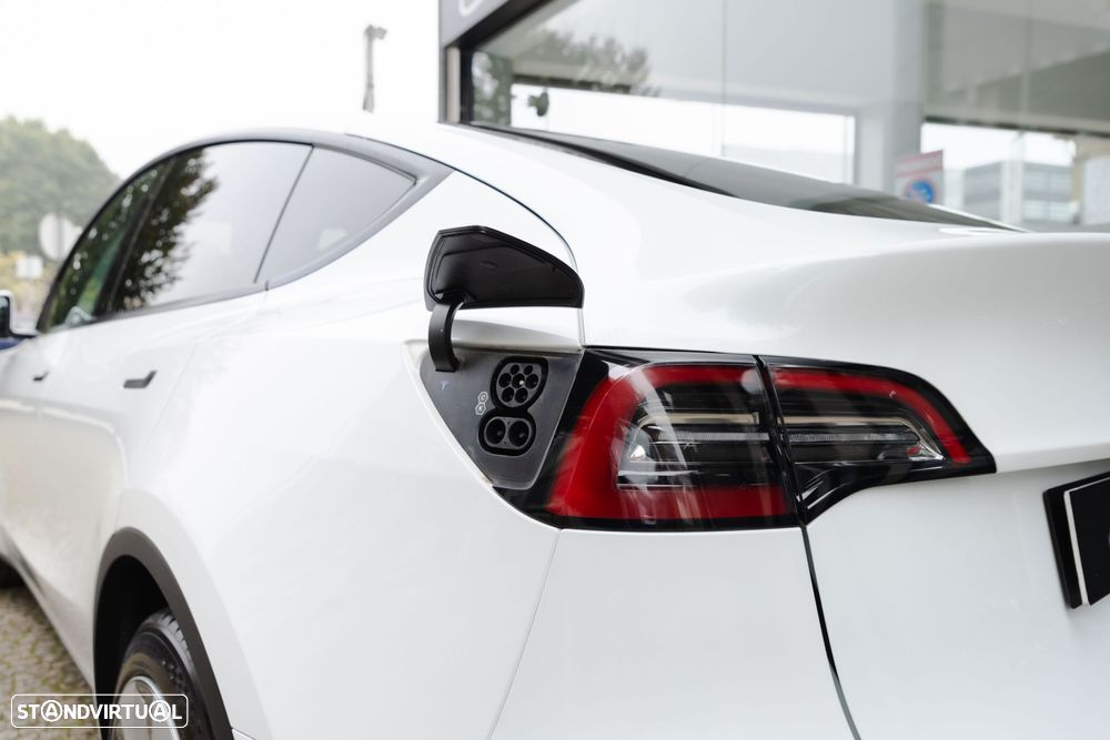 Tesla Model Y Long Range Tração Integral - 32