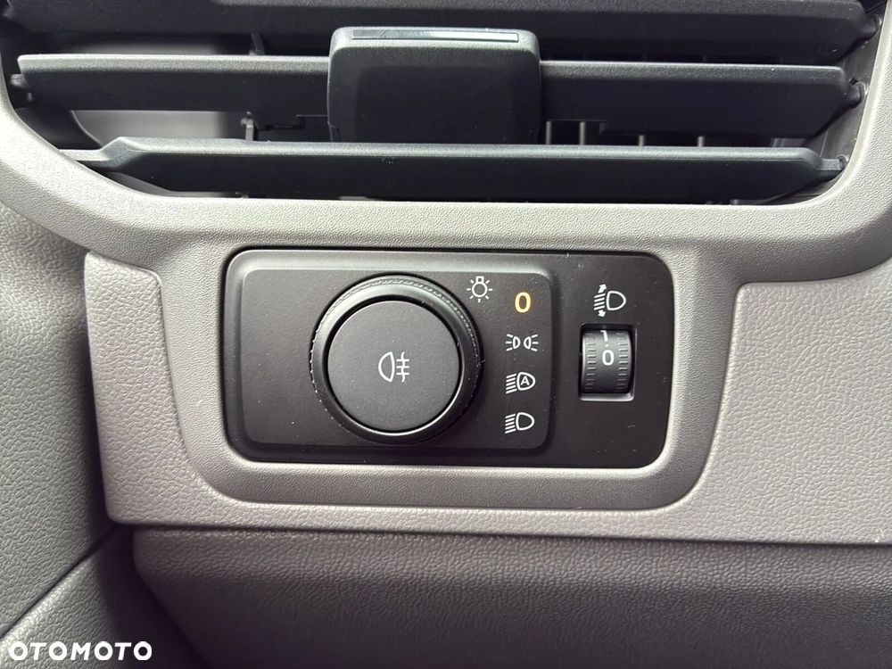 Volkswagen Caravelle - 34