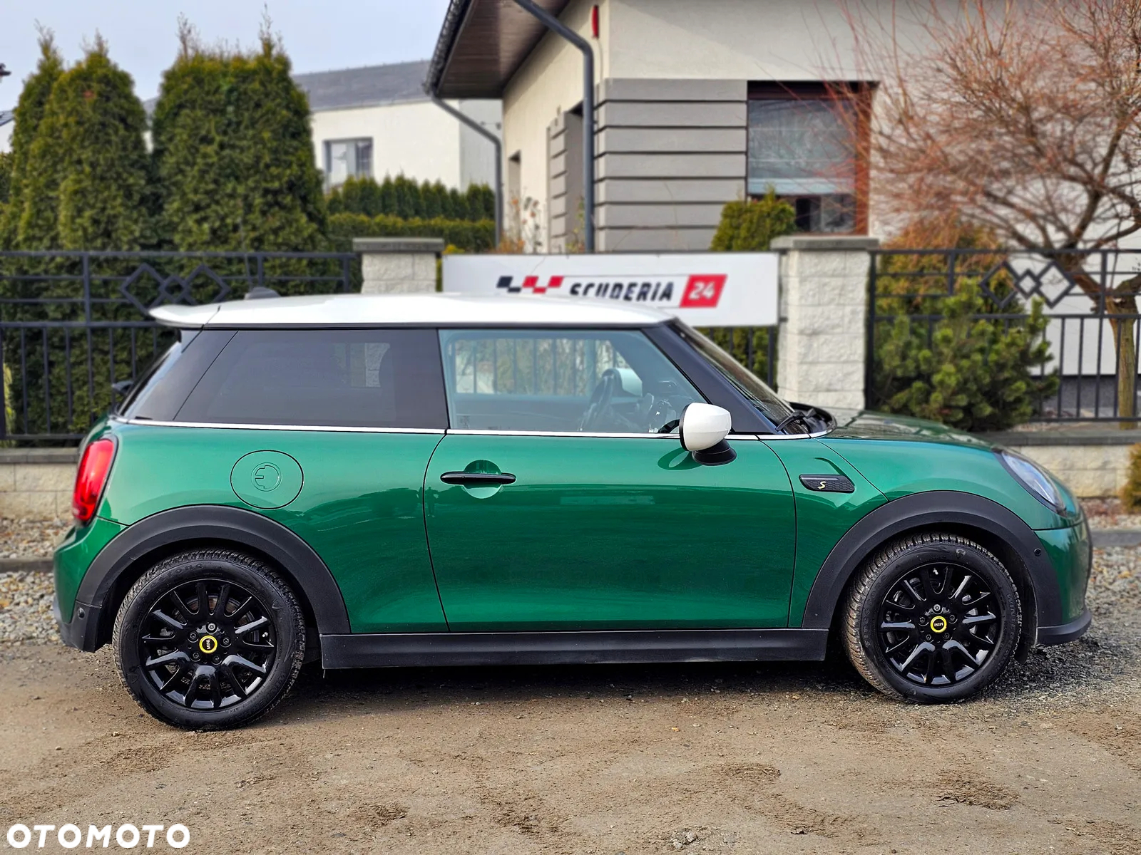 MINI Cooper SE - 16