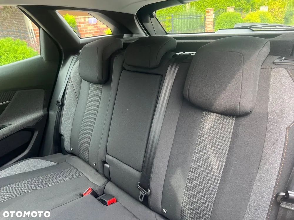 Peugeot 3008 1.5 BlueHDi Allure S&S EAT8 - 16