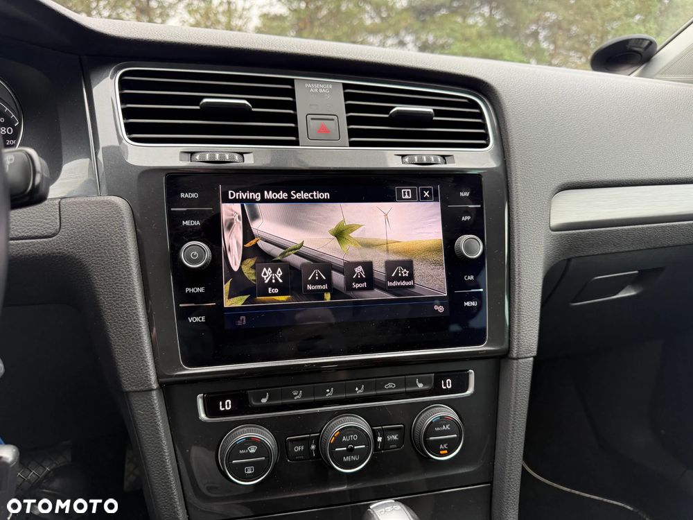 Volkswagen Golf 1.6 TDI SCR DSG Comfortline - 32