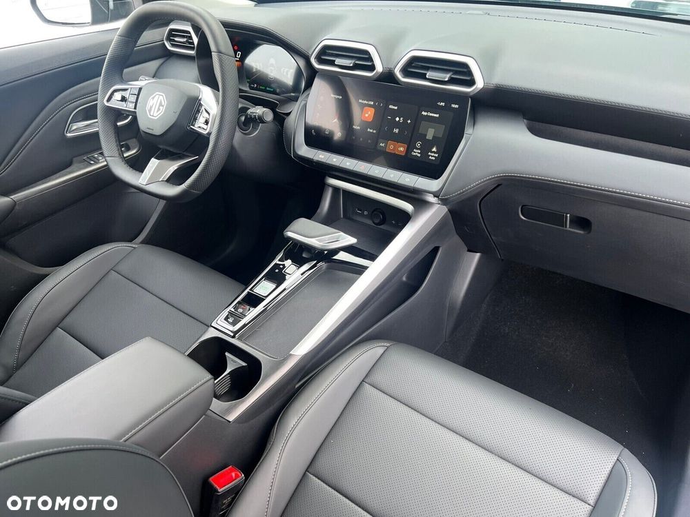 MG ZS Hybrid+ - 20