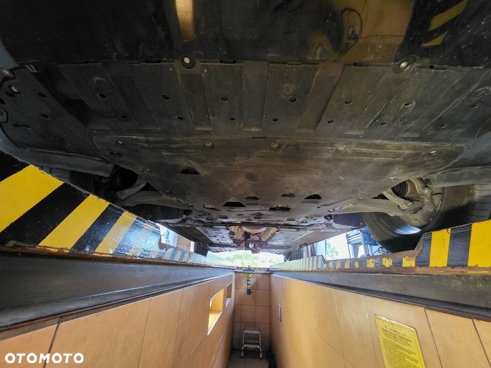 Volvo XC 60 B4 D AWD Plus Dark - 41