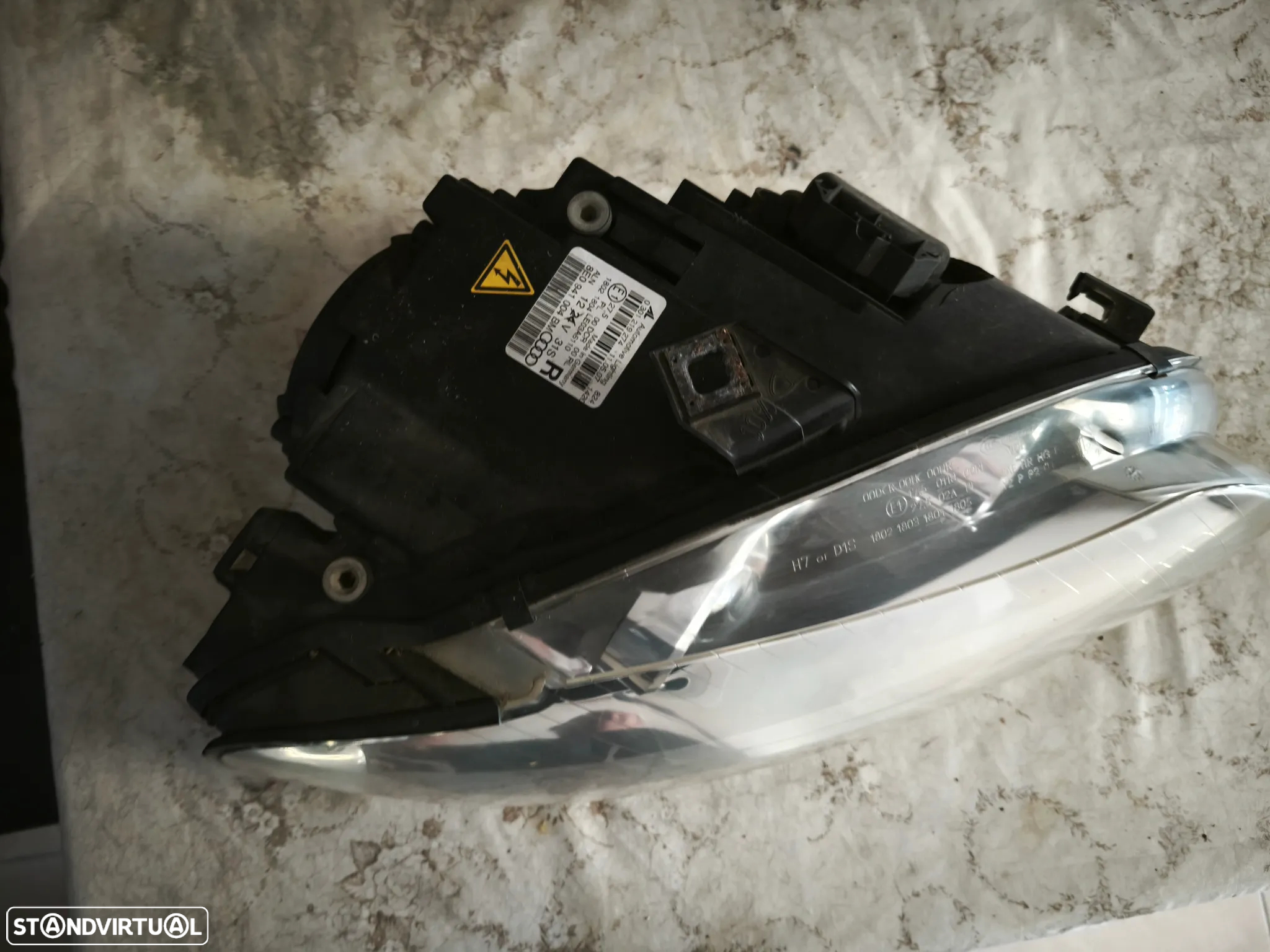Farol direito bi-xenon Audi A4 B7 s-line pisca branco - 5