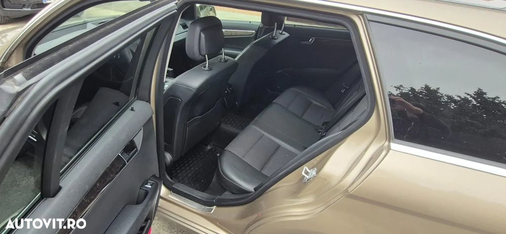 Mercedes-Benz C - 8