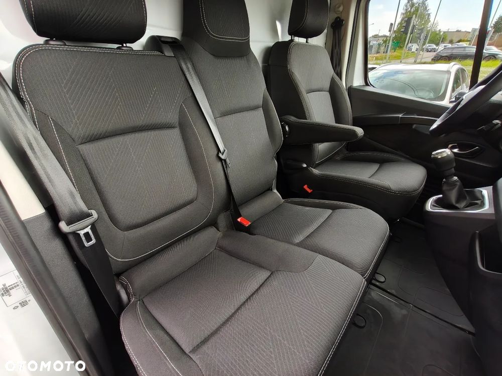 Renault Trafic Furgon Extra L2H1 2.0 dCi 130 - 15