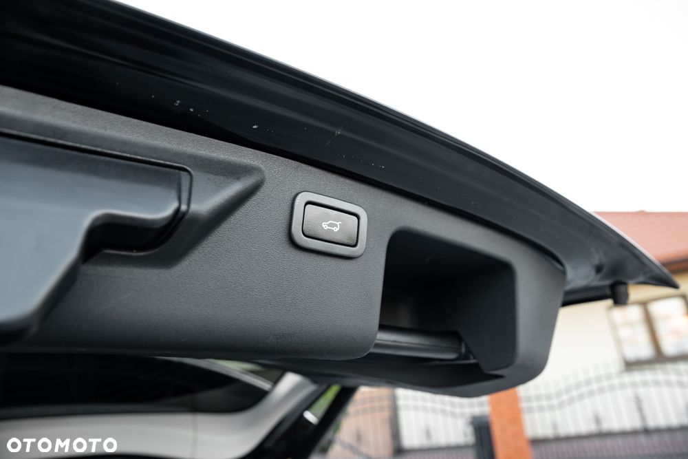 Land Rover Discovery Sport 2.0 Si4 HSE - 17