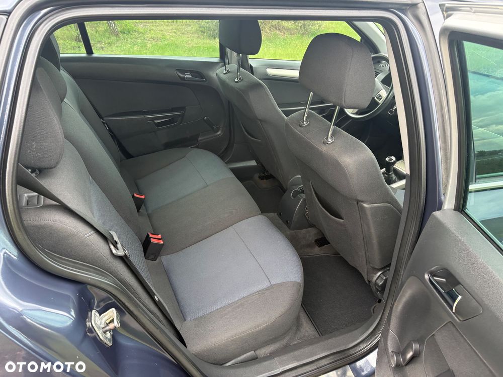 Opel Astra 1.6 Color Edition - 34