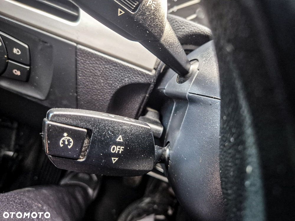 BMW Seria 3 320i - 31