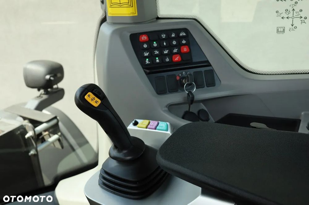 Case 821G nowa nieużywana od autoryzowanego dealera - 8