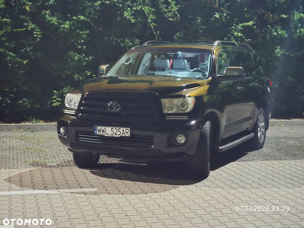 Toyota Sequoia - 18