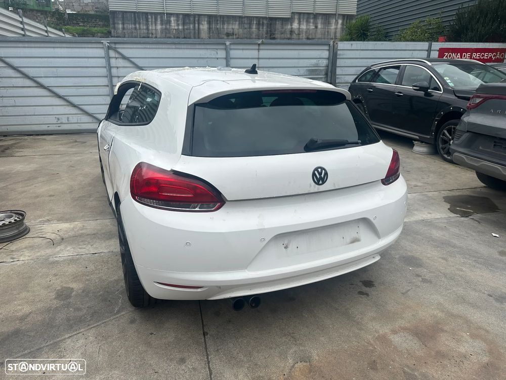 VW SCIROCCO 2.0 TFSI 200 CV (MOTOR CAW) DE 2010 EM CENTRO DE ABATE - 4