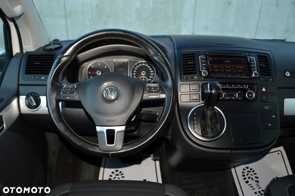 Volkswagen Multivan - 17