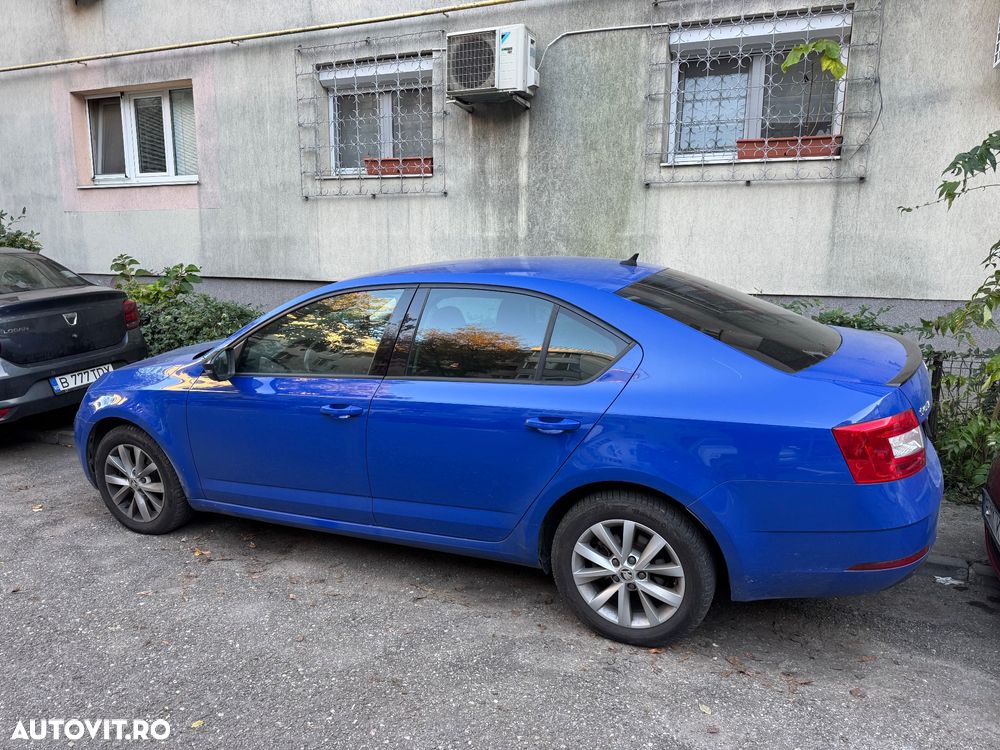 Skoda Octavia 2.0 TDI DSG 4X4 Style - 4
