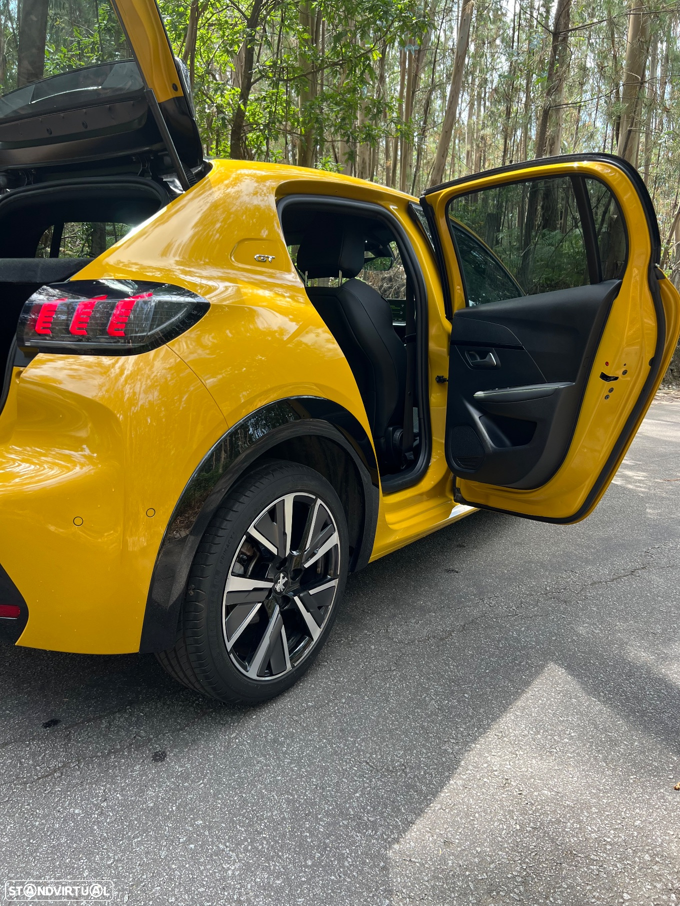 Peugeot 208 1.2 PureTech GT Line - 10