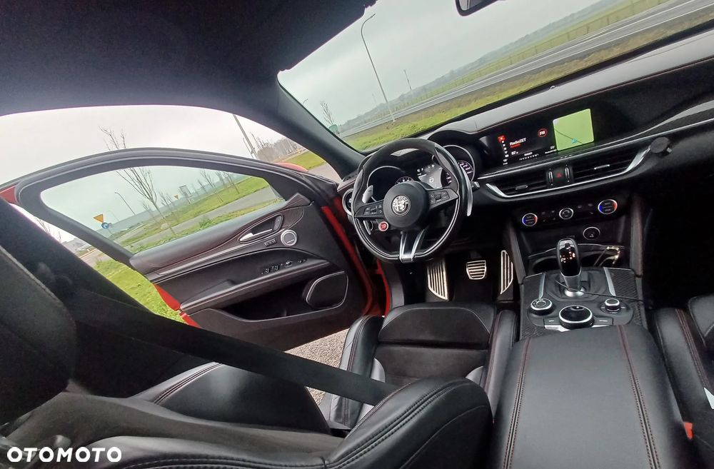 Alfa Romeo Stelvio V6 2.9 Bi-Turbo AT8-Q4 Quadrifoglio - 19
