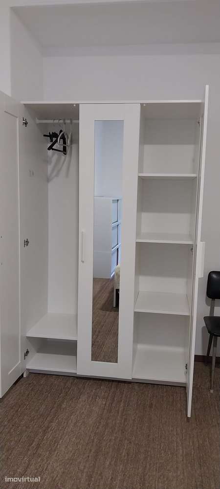 Quarto junto à Gulbenkian - Av Novas - Grande imagem: 5/13