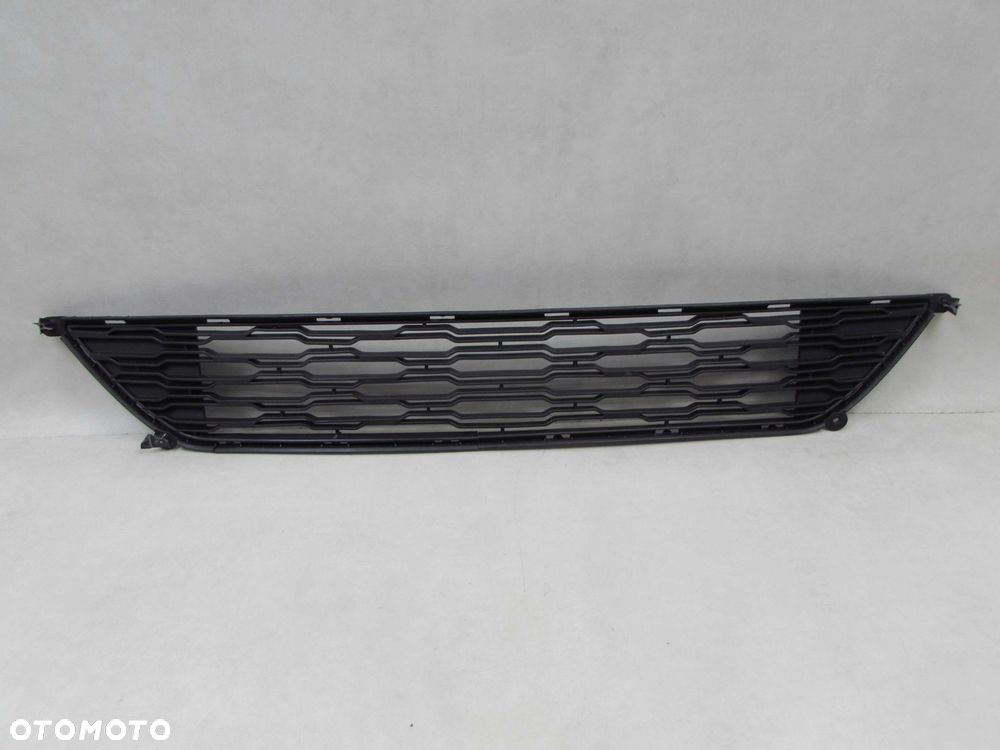 KIA CEE'D CEED LIFT KRATKA ZDERZAKA SRODEK 09-12r - 1