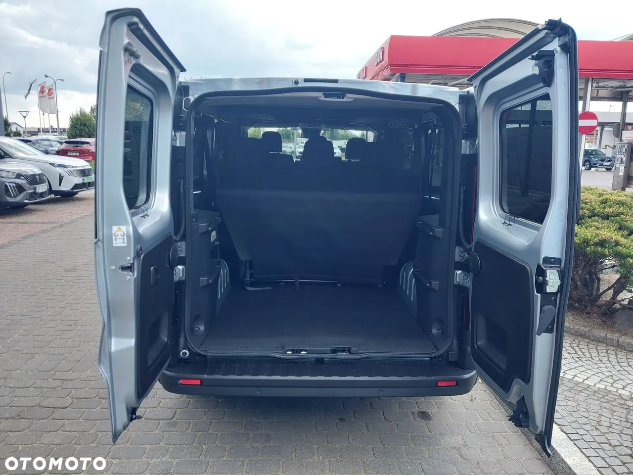 Nissan Primastar 2.0 dCi L2 Business Plus - 11