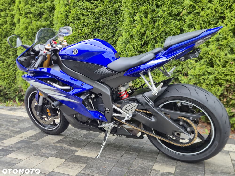Yamaha R6 - 6
