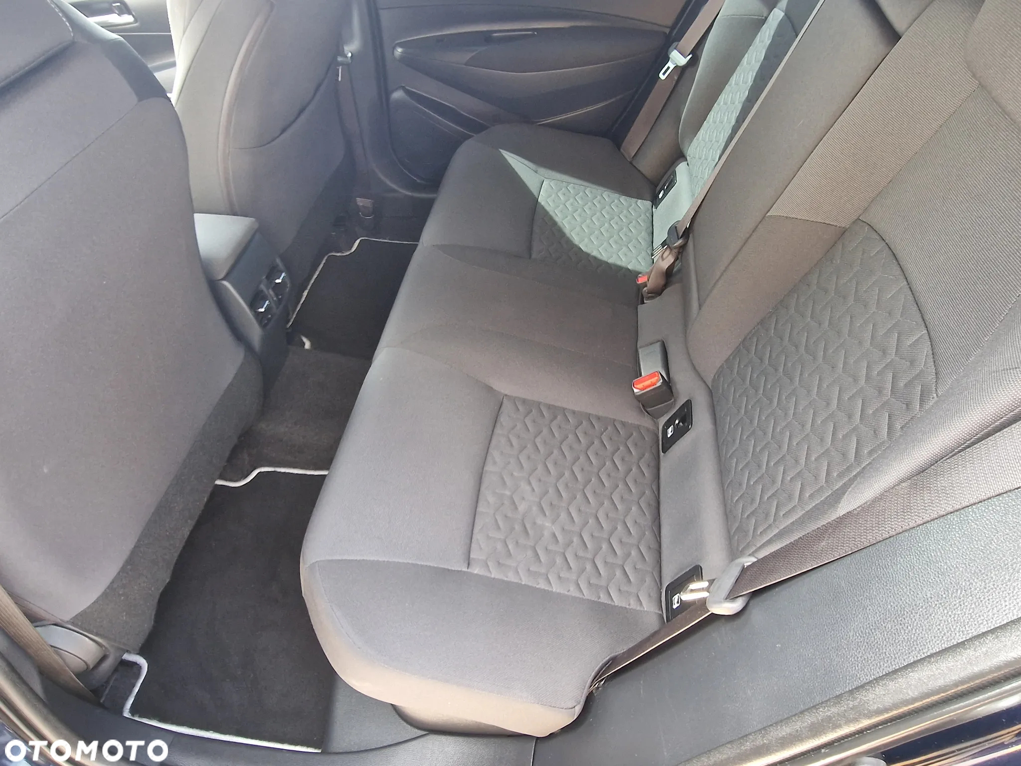 Toyota Corolla 1.8 Hybrid Active - 9