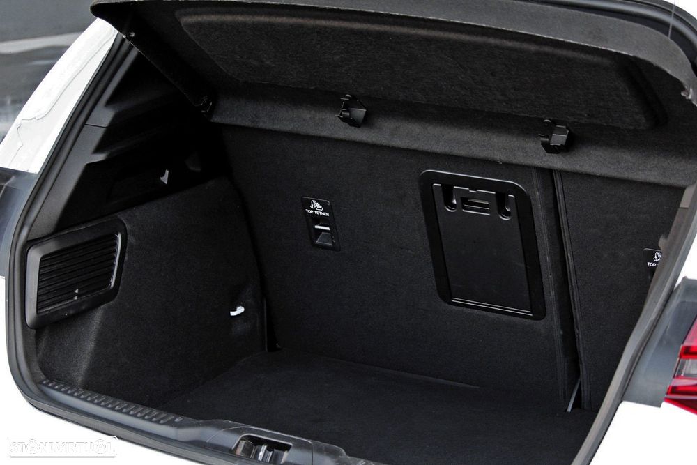 Ford Focus 1.0 EcoBoost MHEV ST-Line X Aut. - 9