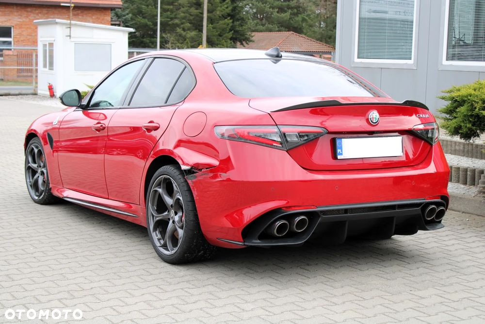 Alfa Romeo Giulia - 10