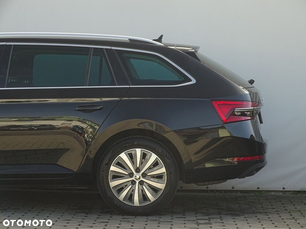 Skoda Superb 2.0 TDI DSG Style - 4