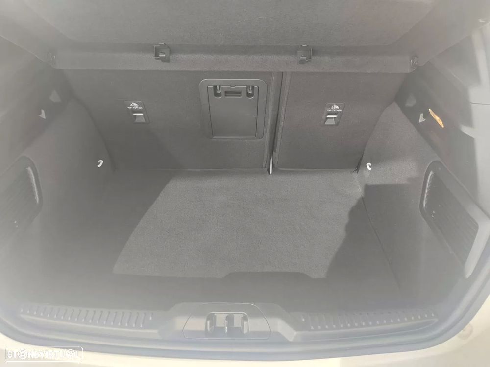 Ford Focus 1.0 EcoBoost MHEV ST-Line X - 20