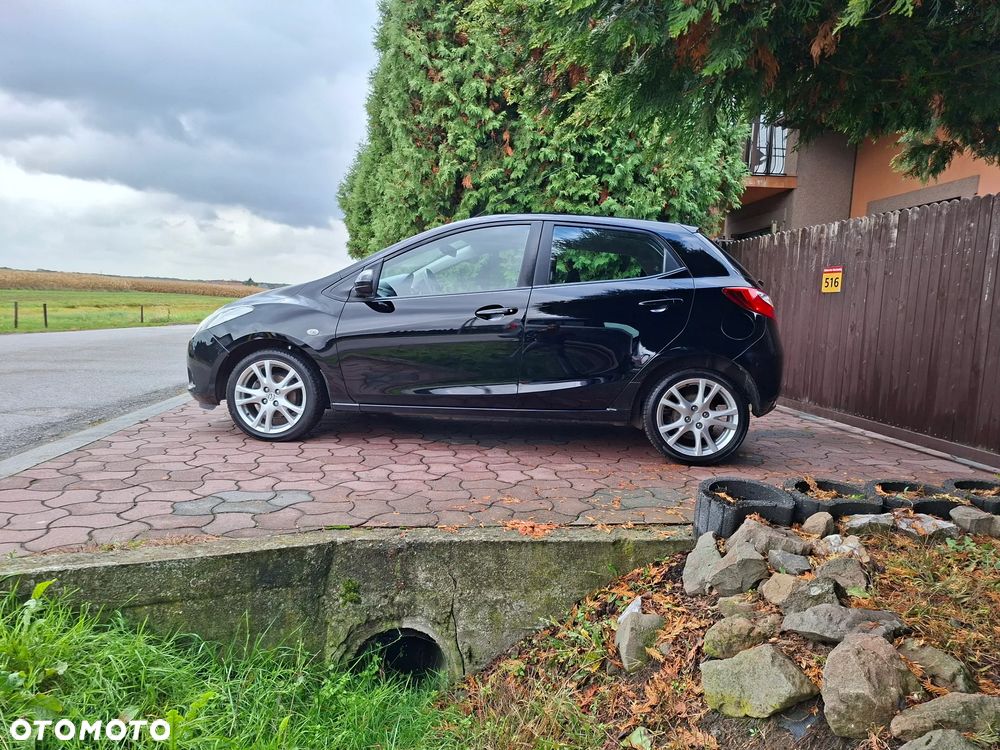 Mazda 2 2009 photo 4