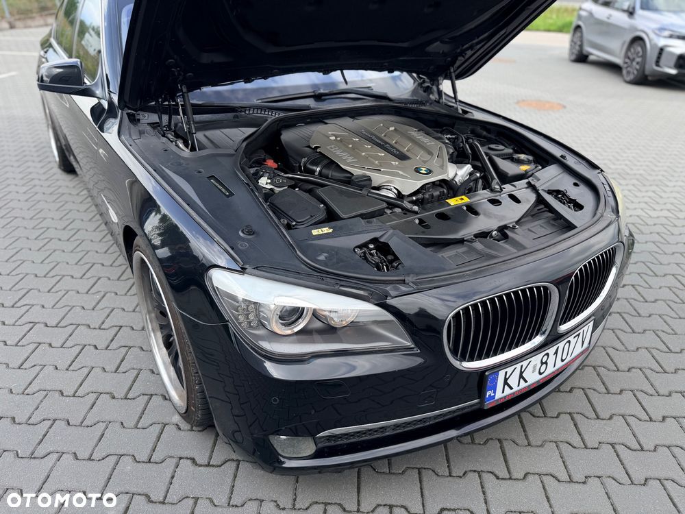 BMW Seria 7 750i - 17