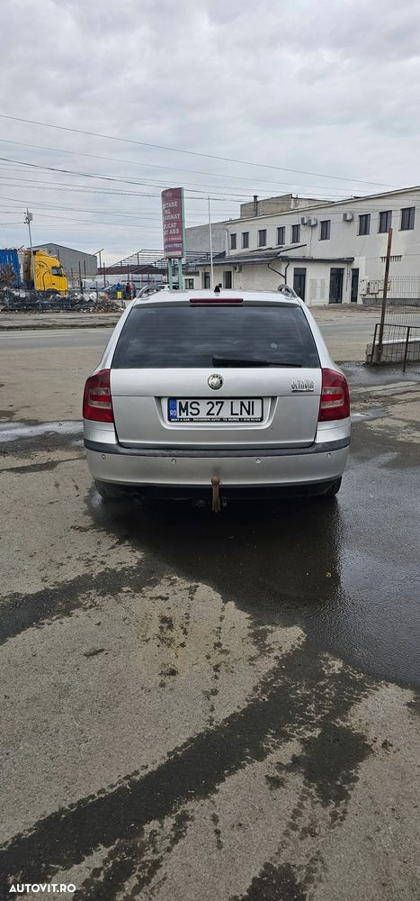 Skoda Octavia 2.0 FSI Ambiente - 5