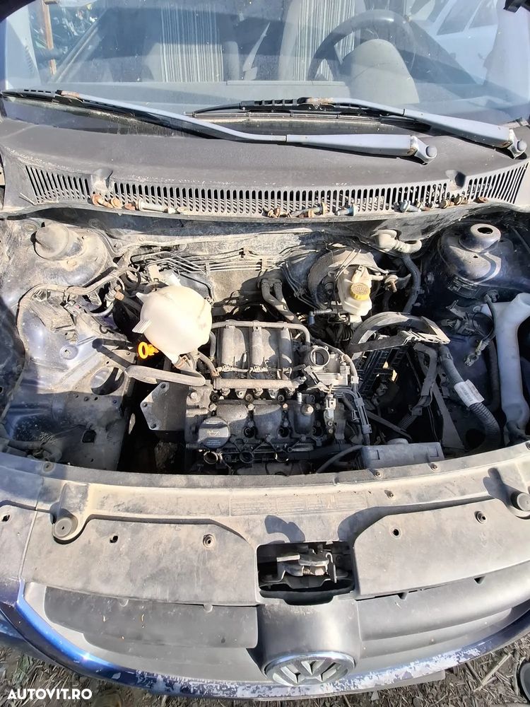 Dezmembrez Volkswagen Fox - 5