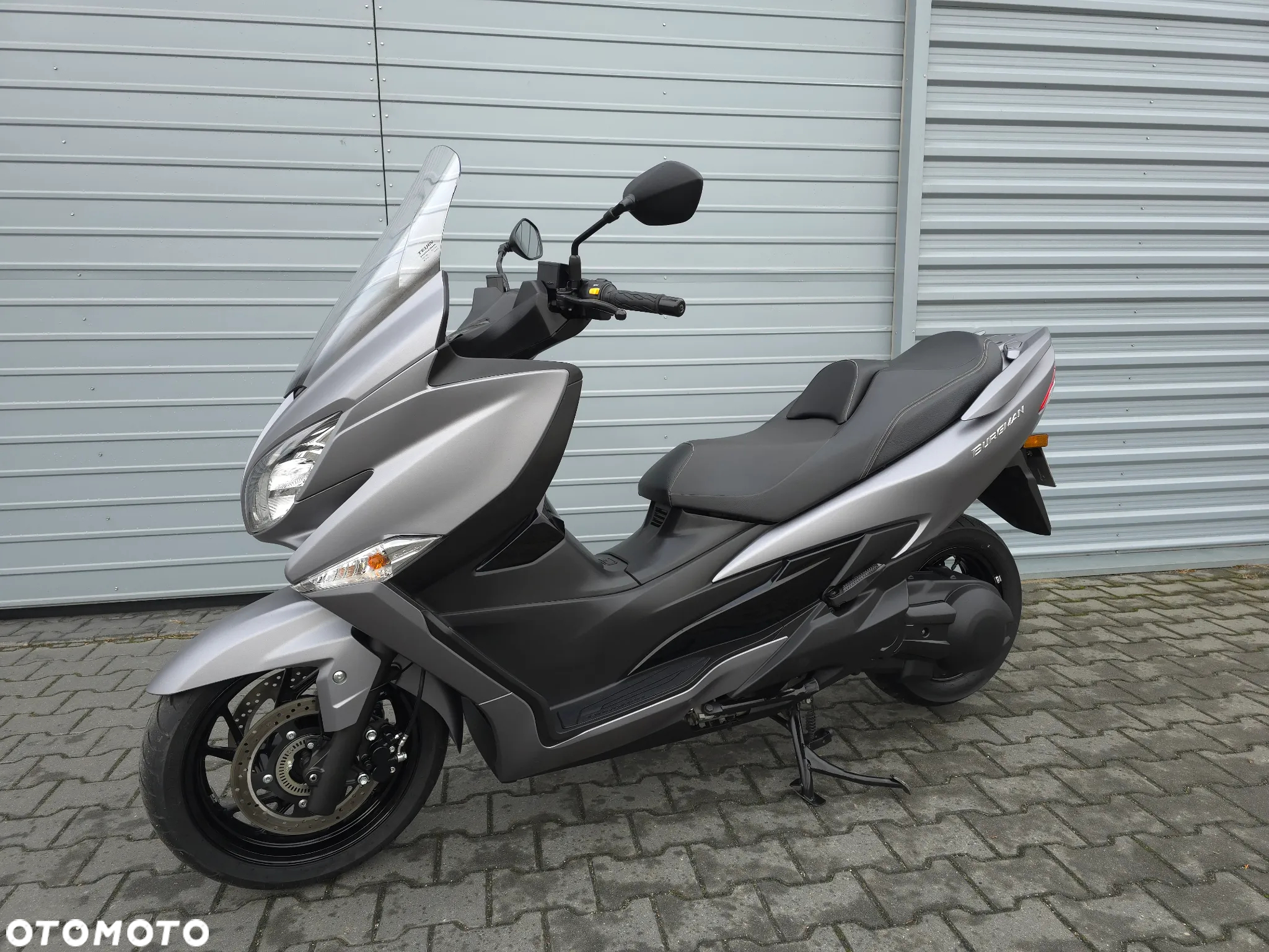 Suzuki Burgman - 13