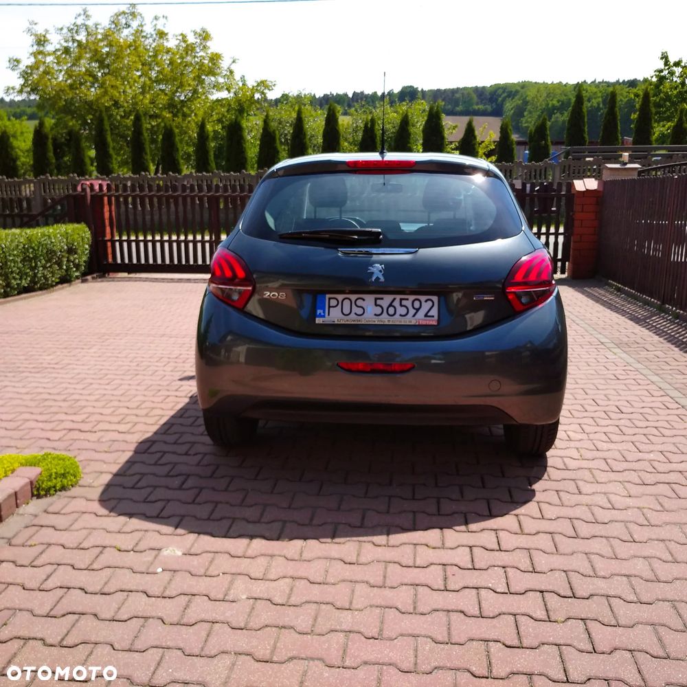 Peugeot 208 - 5