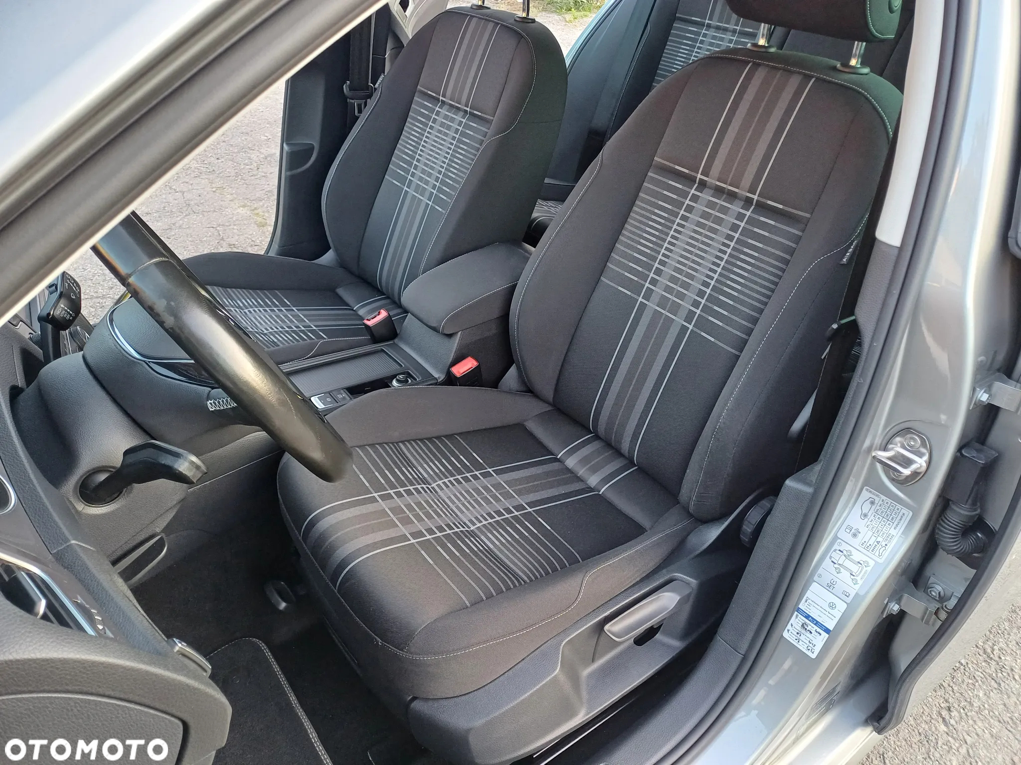 Volkswagen Golf 2.0 BlueTDI Comfortline - 17