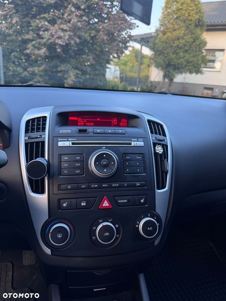 Kia Ceed 1.4 L - 11