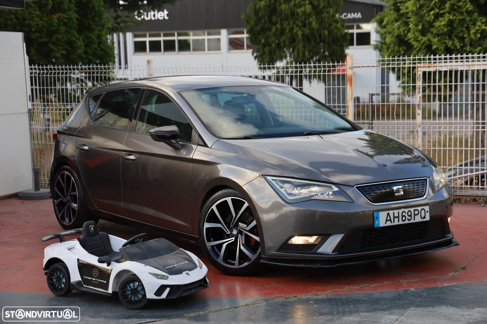 SEAT Leon 1.6 TDI S&S Style - 2