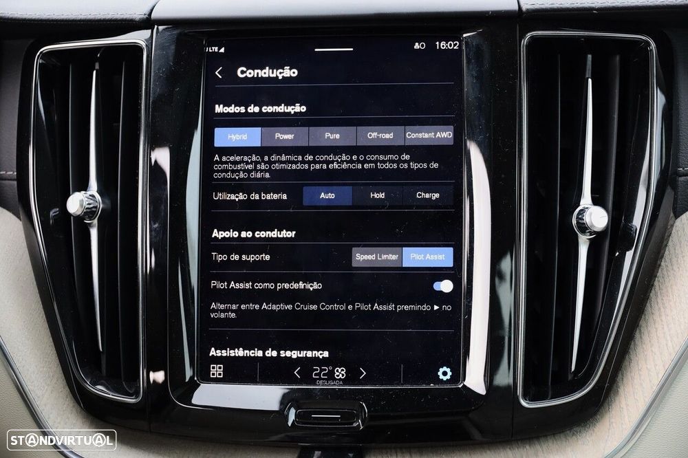 Volvo XC 60 2.0 T6 PHEV Inscription AWD - 29