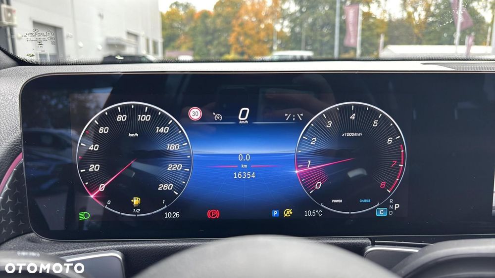 Mercedes-Benz GLB - 11