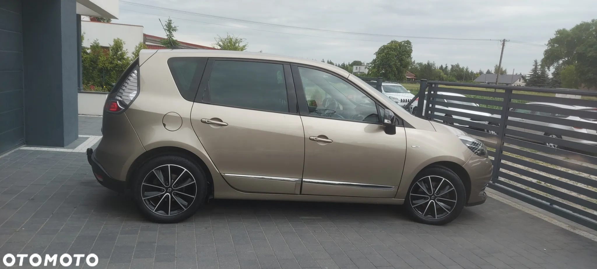 Renault Scenic 1.6 dCi Bose - 9