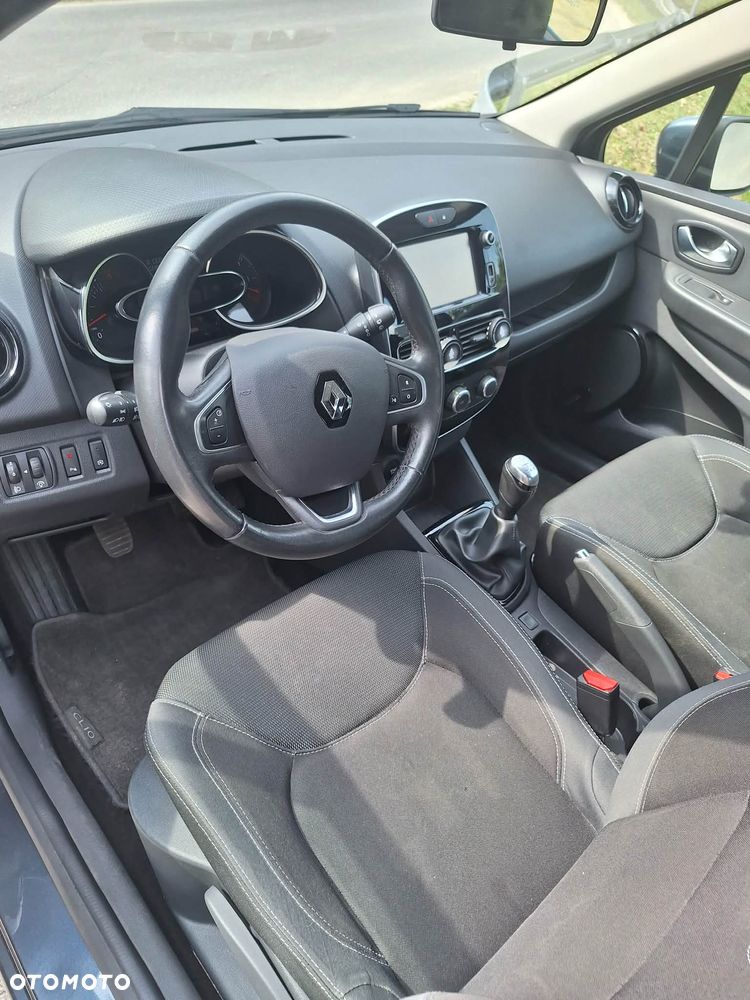 Renault Clio - 8