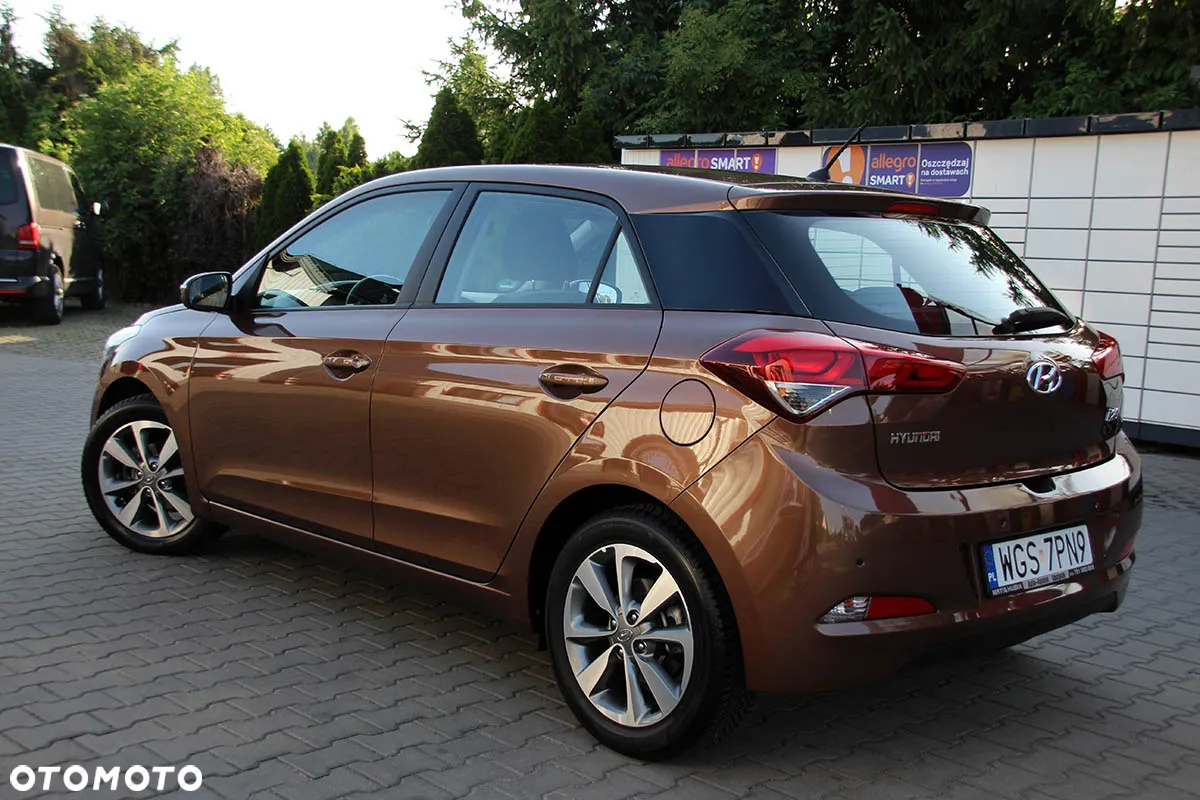 Hyundai i20 1.2 YES Gold - 14