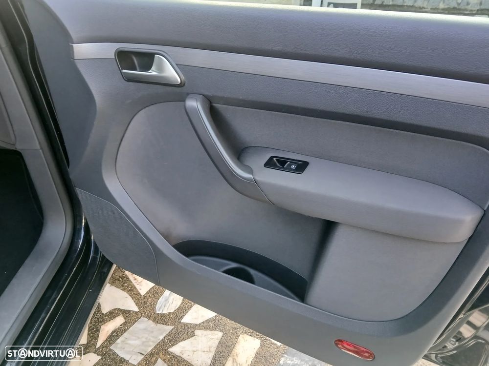 VW Touran 1.6 TDI Blue.Highine 7L - 25